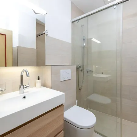 Paradise Steps To Chantarella Lift Apartamento São Moritz