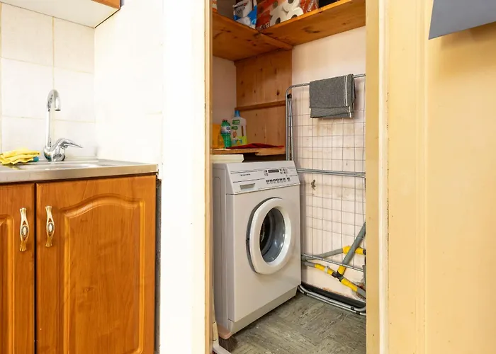 Paradise Steps To Chantarella Lift Lägenhet *