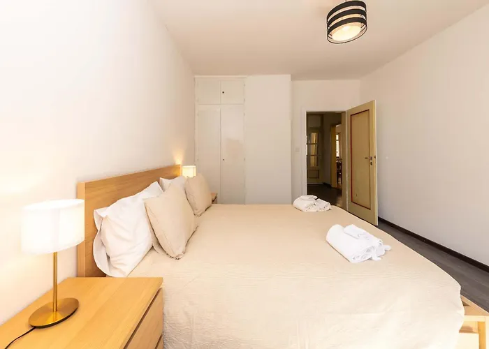 Paradise Steps To Chantarella Lift Apartman