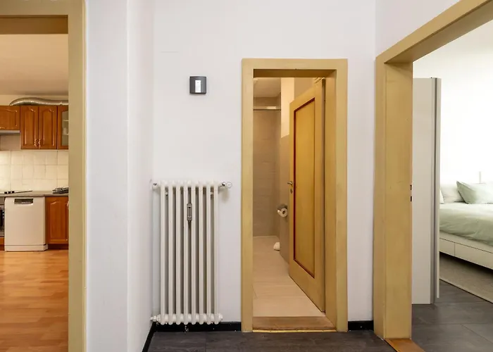 Paradise Steps To Chantarella Lift * St. Moritz