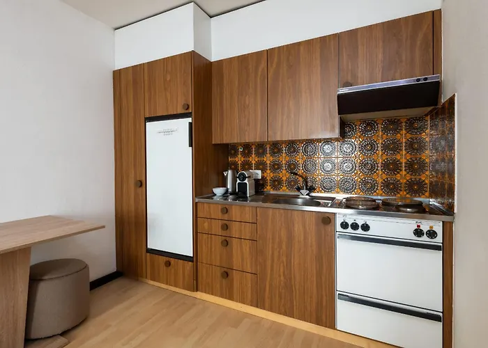 Paradise Steps To Chantarella Lift *